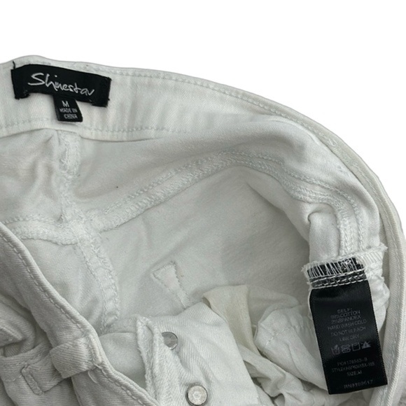 Chic Shinestar White Shorts |‎ Size M | 5 Pockets & Button Detail! - Picture 3 of 5